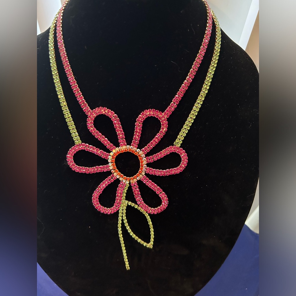 NWOT Natasha Pink Daisy Rhinestone Necklace.